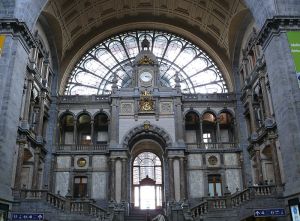 800px-Centraal_station_8