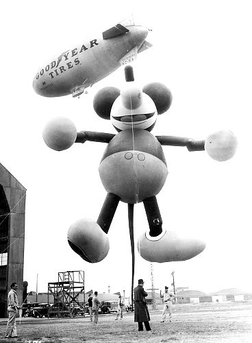 gal-balloon-1934-mickeymouse-jpg