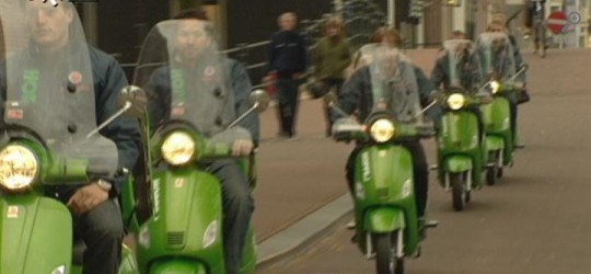 do12_132237_d976a007-69243569_ElektrischescooterstaxisinAmsterdam