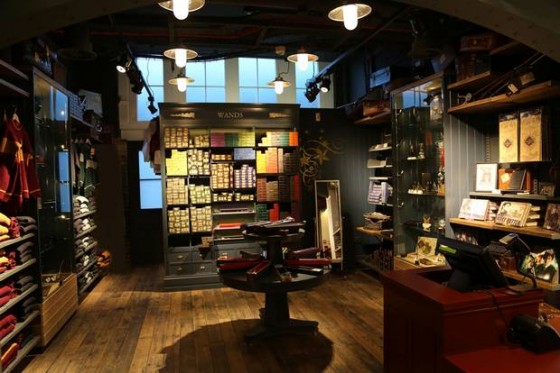 Harry+Potter_Shop+Interior-560x373