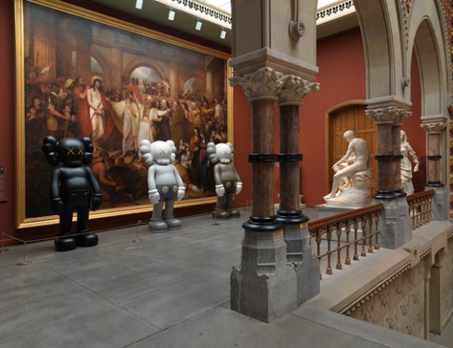 11-kawspafa-kaws-solo-exhibition-at-pennsylvania-academy-of-fine-arts