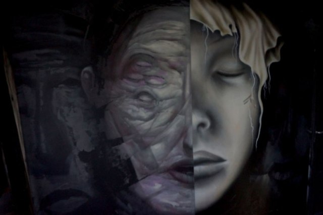 item4_rendition_slideshowWideHorizontal_paris-art-tour-13-woman-half-face