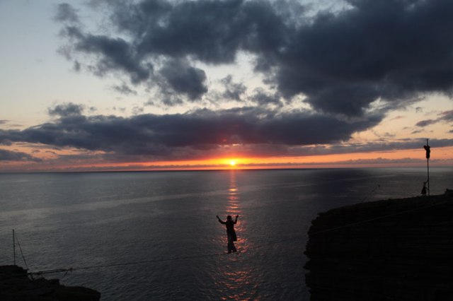 Seb-Montaz-Petit-Bus-Rouge-yatzer-2