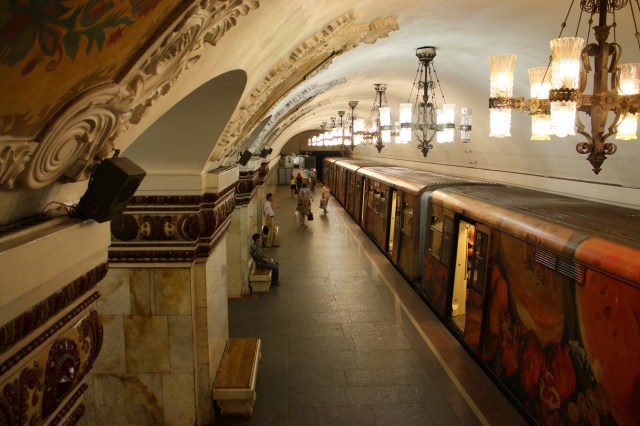 Museum_train_on_the_Moscow_Metro
