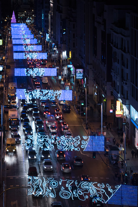 Moon-Madrid-Christmas-Lights-by-Brut-Deluxe_dezeen_468_9