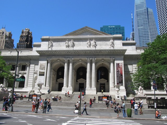 New_York_Public_Library_entrance