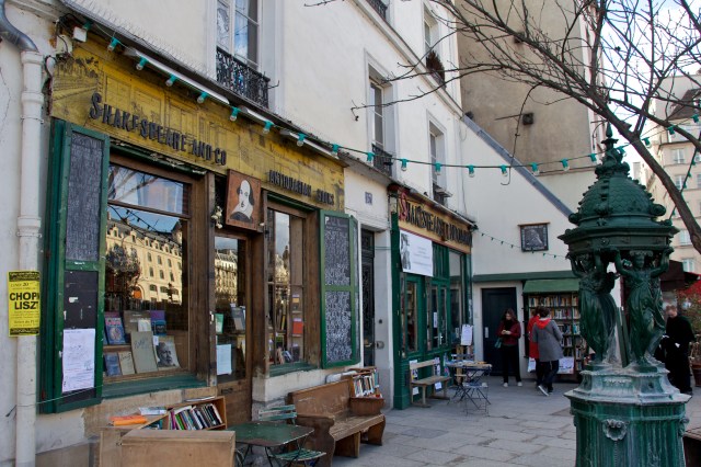 Shakespeare_and_Company,_Paris