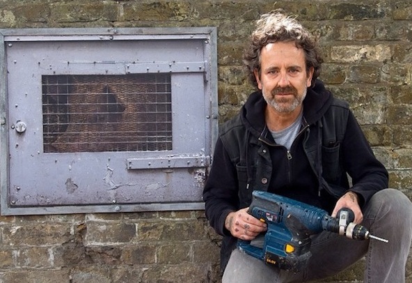 Dan-Witz-Empty-the-Cages-London-2014-PETA-UK-By-Ben-Pruchnie