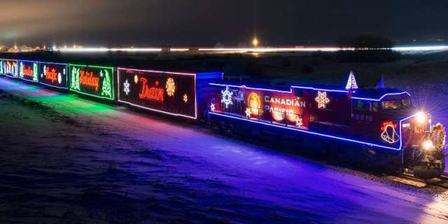 a14403b0-8a47-49e2-bd6a-6e8947419cf6-cp-holiday-train