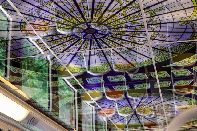 impressionist-art-public-trains-france-designboom-013