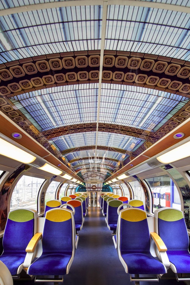 impressionist-art-public-trains-france-designboom-04