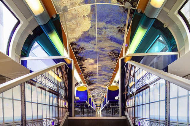 impressionist-art-public-trains-france-designboom-09