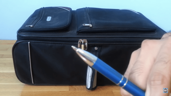 1-Video-HacksWorld-How-To-Open-Locked-Suitcase-Without-The-Key