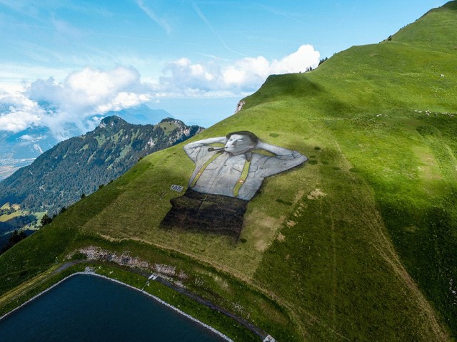 saype-land-art-leysin-switzerland-designboom-05