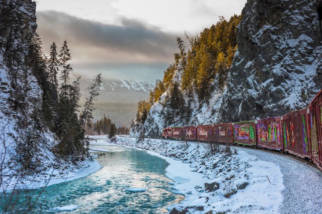 neil-zeller-photography-holiday-train-4