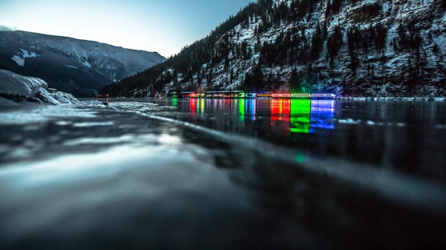 neil-zeller-photography-holiday-train-7